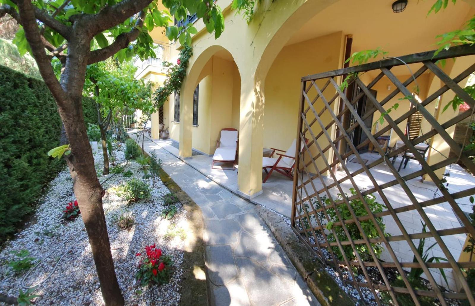 Rose'S Garden - Zona Tranquilla - Vicino Torino Apartment Pino Torinese Exterior photo