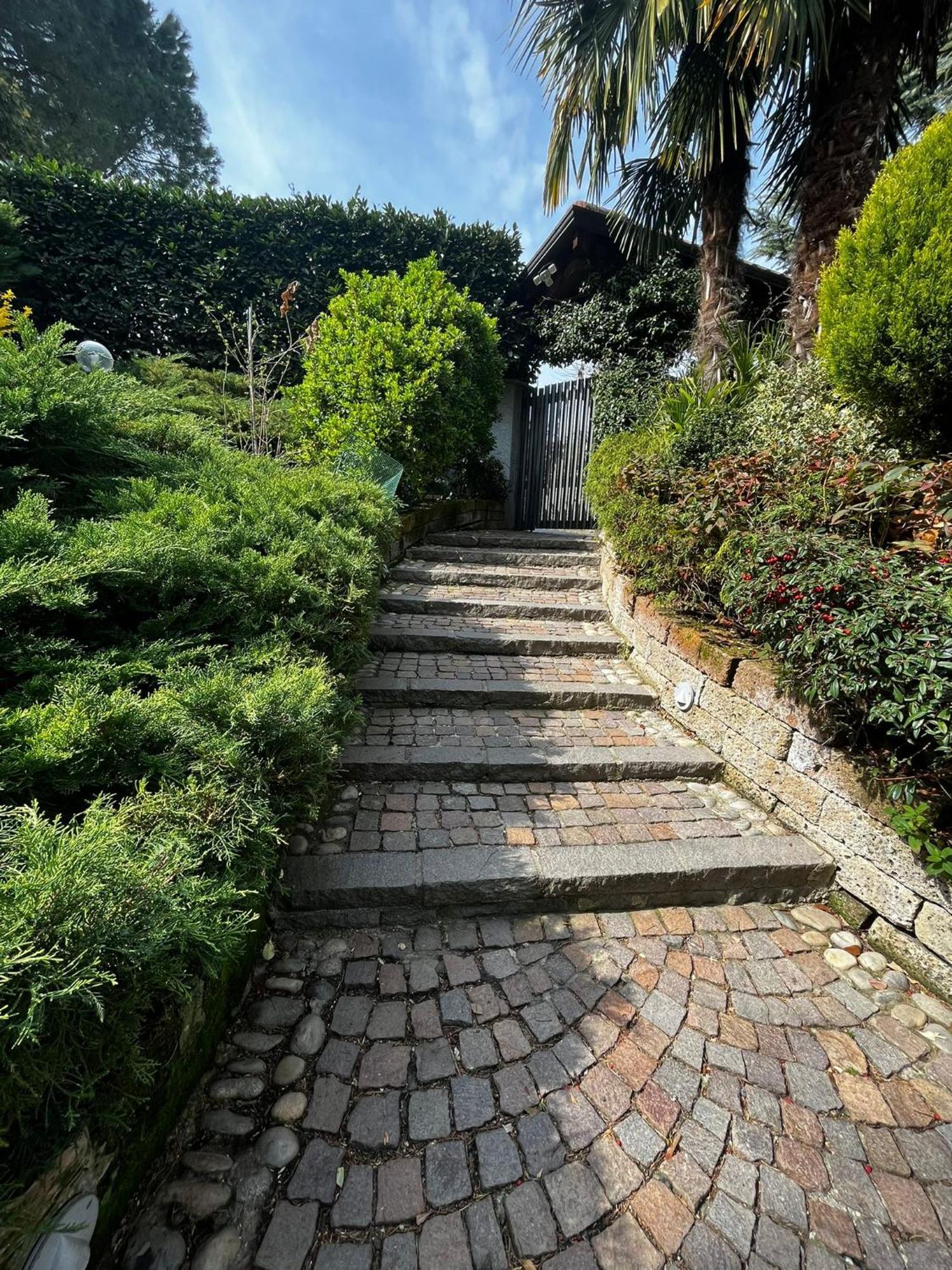Rose'S Garden - Zona Tranquilla - Vicino Torino Apartment Pino Torinese Exterior photo